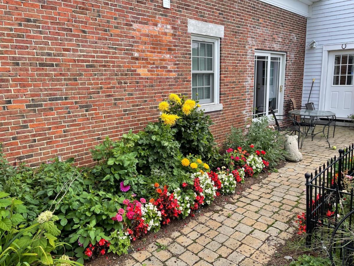 Dodds Brick House Bed & Breakfast North Hero 외부 사진