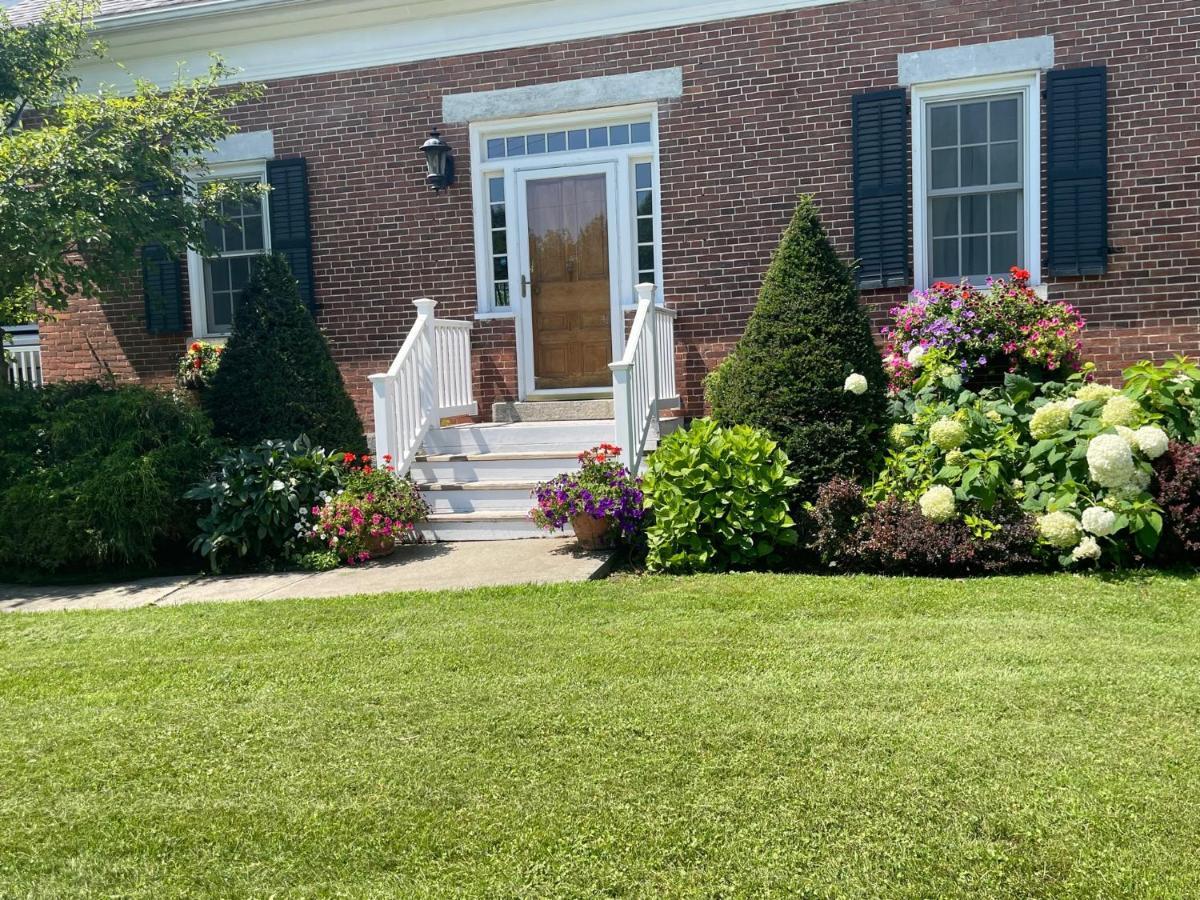 Dodds Brick House Bed & Breakfast North Hero 외부 사진